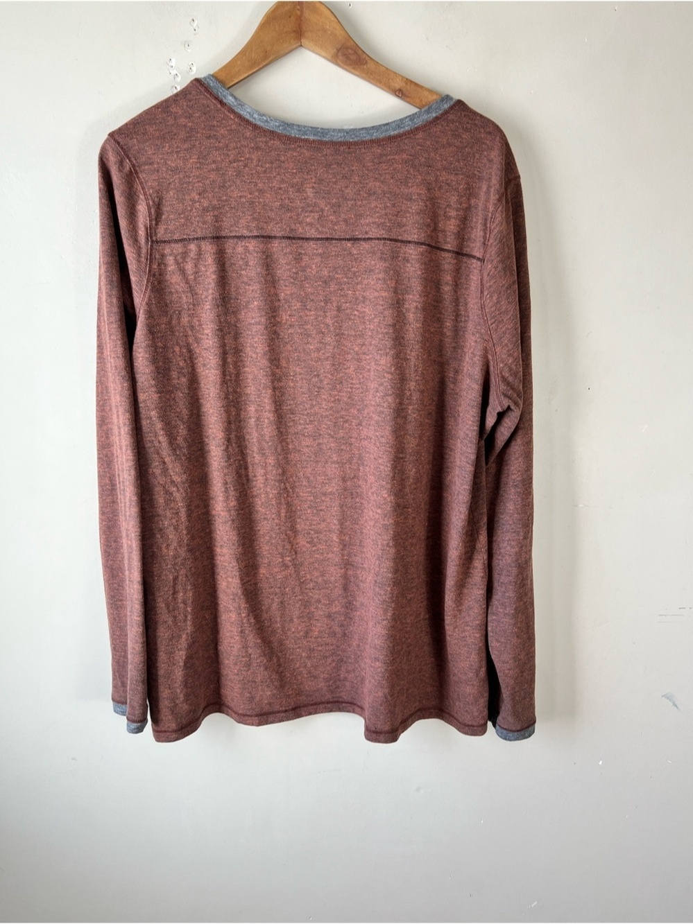 L.L.Bean women's long-sleeve crewneck graphic t-shirt heather brown/mauve Sz XL - Picture 3 of 9